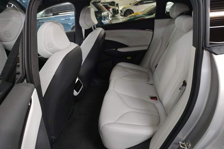 Used XPeng G7 2025 Model—702 Ultra Long Range Left Rear Seat