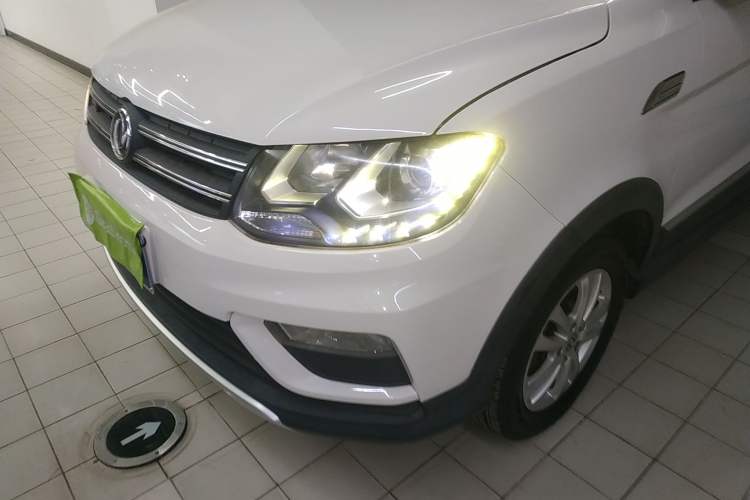 Used Dongfeng Fengon 370 2016 1.5L Manual Luxury 7-Seater