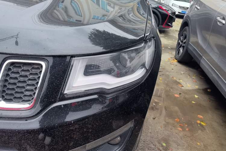 Used Jeep Compass 2017 200T Automatic Family Edition
