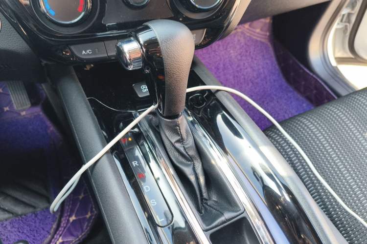 Used Honda Vezel 2017 1.8L CVT Front-Wheel Drive Pioneer Edition Gear Lever