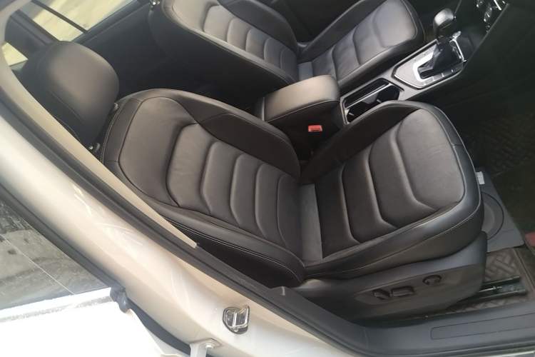 Used Volkswagen Tiguan L 2019 Updated Version 330TSI Automatic Two-Wheel Drive Panoramic Comfort Edition China VI Standard