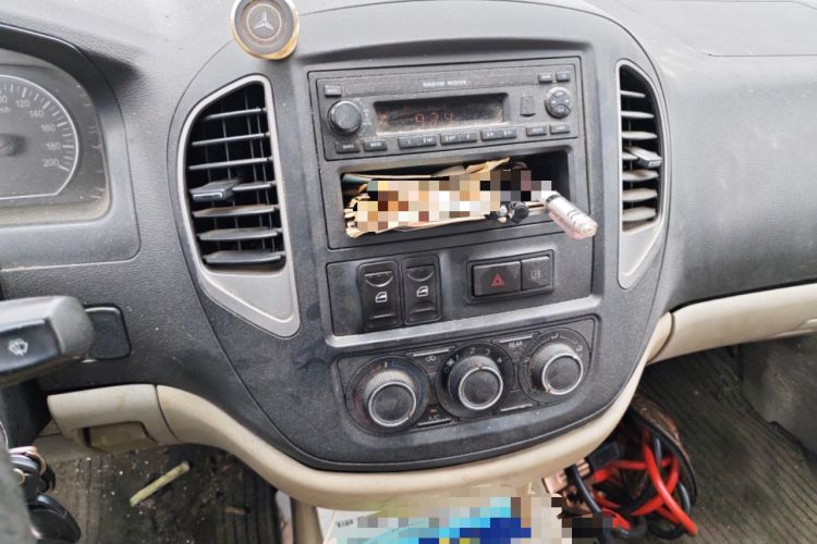 Used FORTHING Lingzhi 2016 M3L 1.6L 7-Seater Standard Model Audio And AC Panel