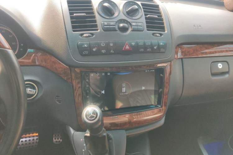 Used Mercedes-Benz Viano 2011 3.5L 125th Anniversary Edition 7 Seats