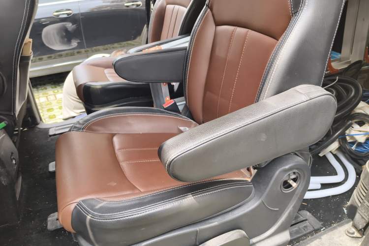 Used FORTHING F600 2016 F600 1.5T Luxury Edition Left Rear Seat