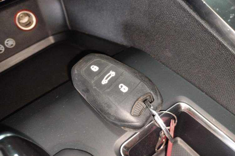 Used Peugeot 5008 2017 380THP 5-Seater Elite Edition