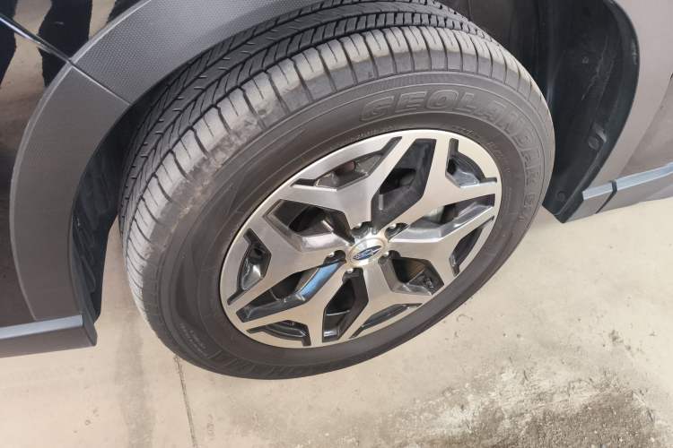 Used Subaru Forester 2024 2.0i AWD Luxury Edition EyeSight Left Front Wheel Hub