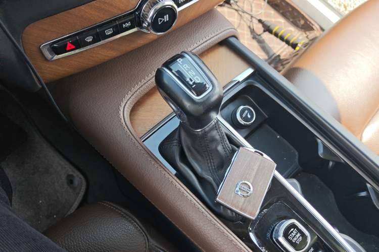 Used Volvo XC90 2019 T6 Zhiyi Edition 7-Seater China V Emission Standard
