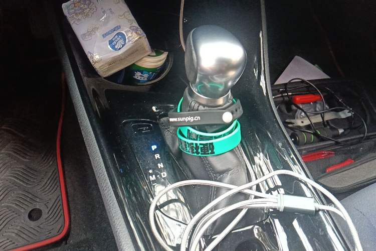 Used Toyota C-HR 2018 2.0L Coolway Leading Edition China V Standard Gear Lever