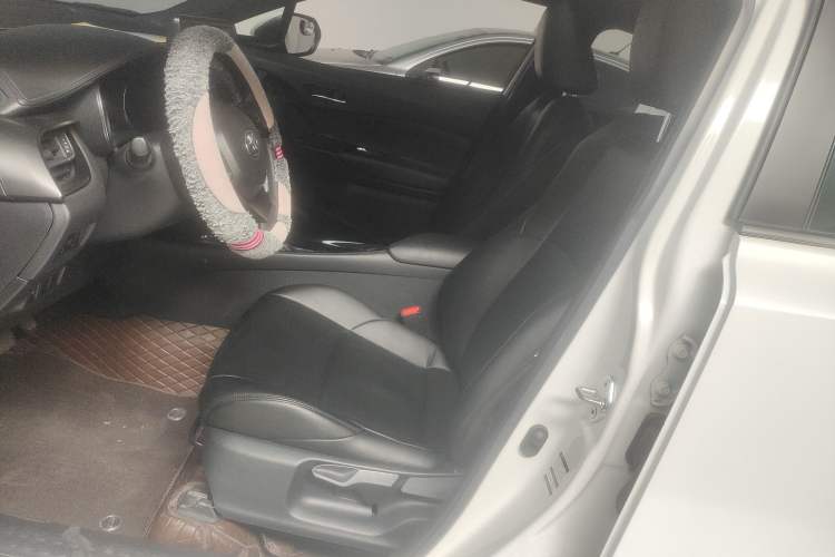 Used Toyota IZOA 2020 2.0L Yi Xiang CARE
