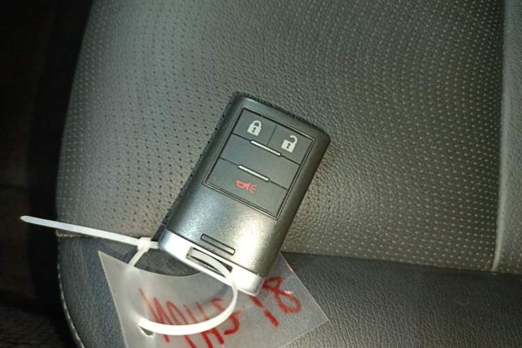 Used Chevrolet Captiva 2015 2.4L 4x4 Flagship Edition 7-Seater
