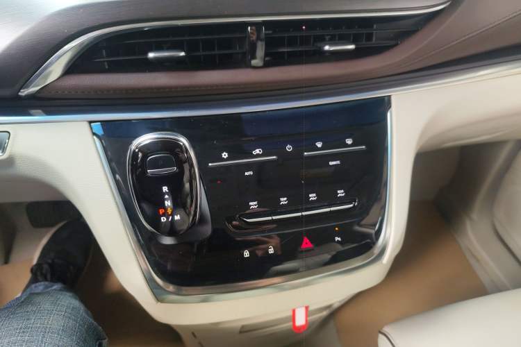 Used Buick GL8 2021 Land Cruiser Executive Class 652T Luxury Model
