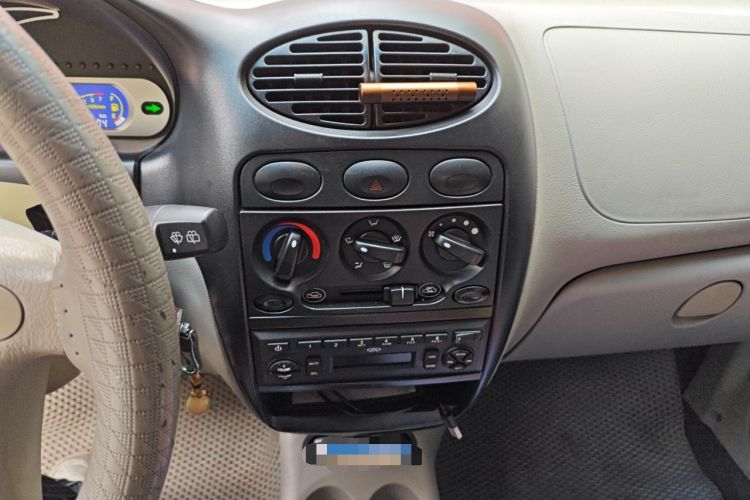 Used Chery QQ3 2012 Fashion Edition 1.0L Manual Champion Version
