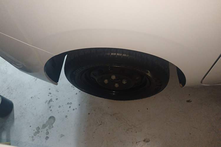 Used Wuling Zhiguang New Energy 2025 Standard Model Right Rear Wheel Hub