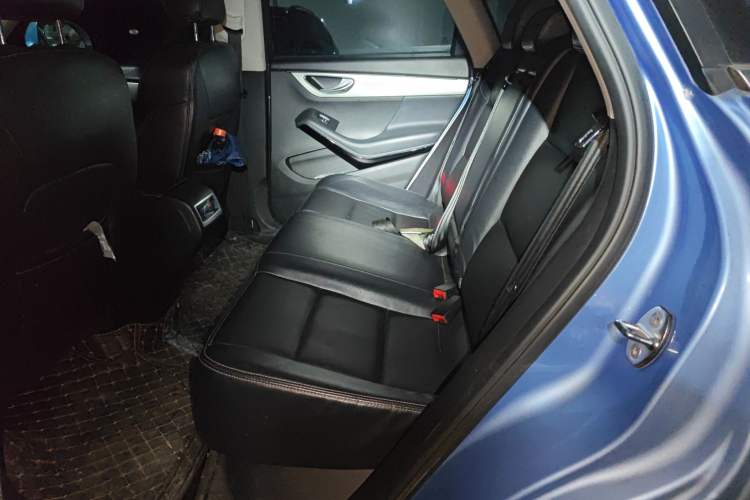 Used Zotye SR7 2016 1.5T CVT Cube Heart Edition China IV Standard
