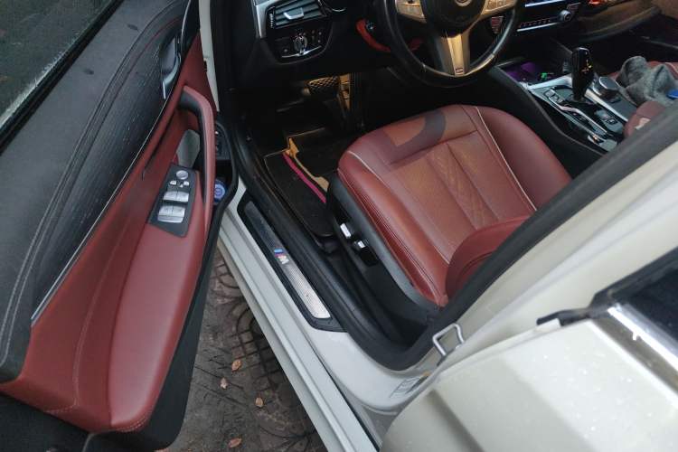 Used BMW 5 Series New Energy 2022 535Le M Sport Package Driver Seat