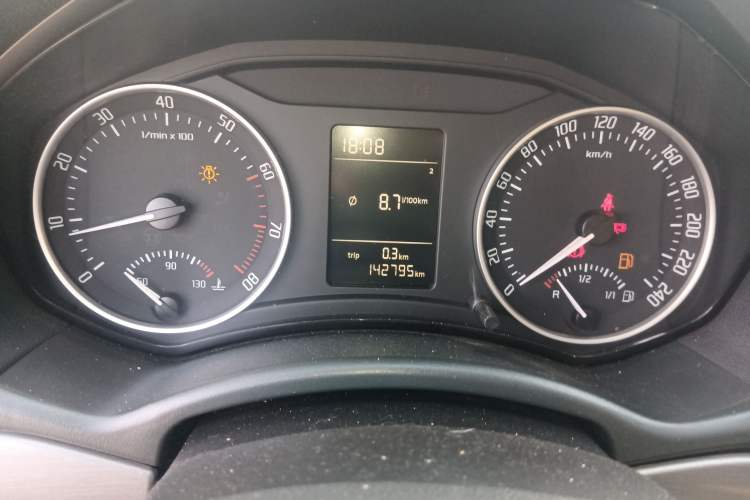 Used Skoda Octavia 2010 2.0L Manual Yijun Edition Instrument Cluster