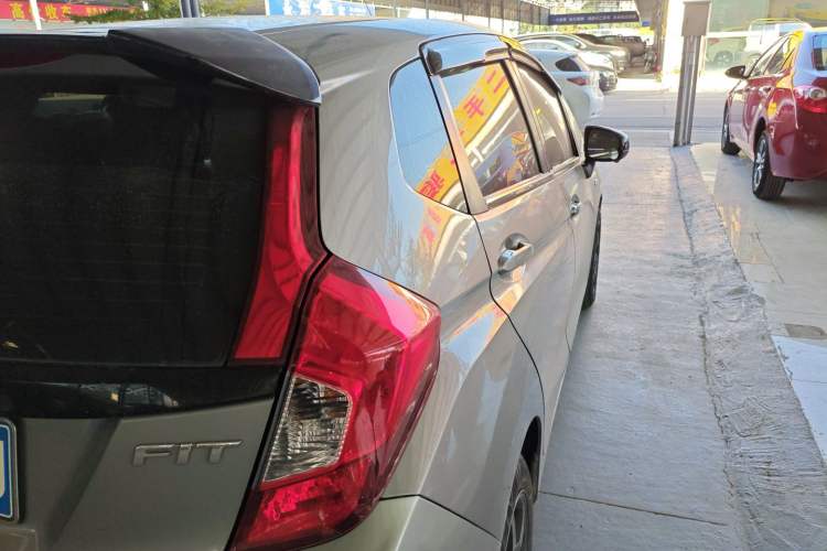 Used Honda Fit 2014 1.5L LX CVT Comfort Model
