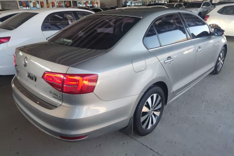 Used Volkswagen Sagitar 2015 230TSI Automatic Luxury Model