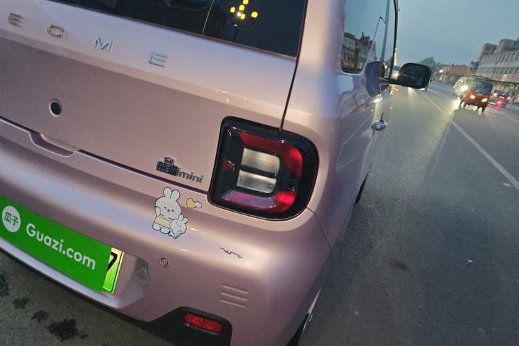 Used Geely Galaxy Panda 2024 Panda Mini 200km Endurance Bear Right Rear Taillight