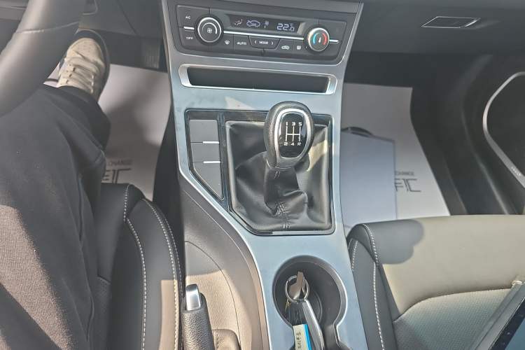 Used Geely Auto Emgrand 2019 Leading Edition 1.5L Manual Luxury Model China VI Standard