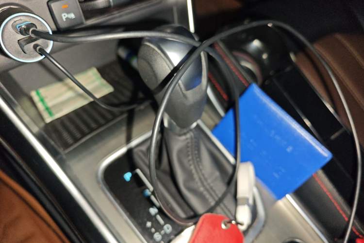 Used BYD Song 2017 Gaishe Upgrade Edition 1.5TID Automatic Elite Model Gear Lever