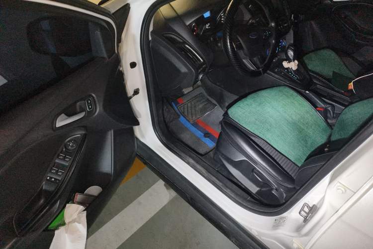 Used Ford Focus 2017 Hatchback EcoBoost 125 Automatic - Ultra-Powerful Style Edition with Smart Drive Features