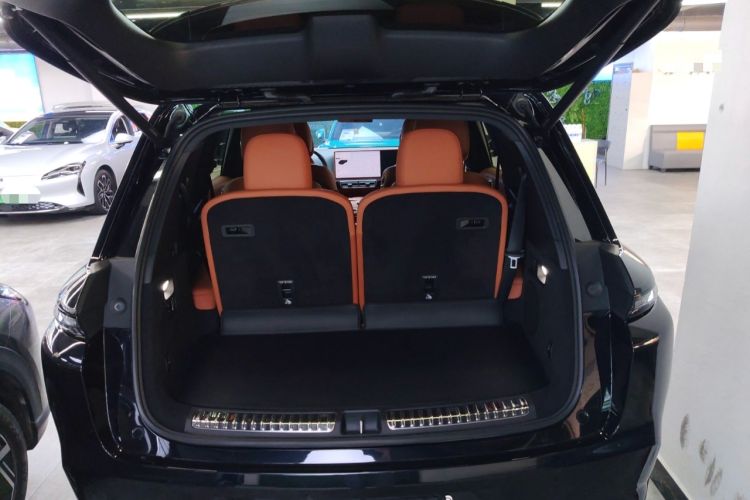 Used Li Auto L8 2025 Max Smart Refresh Edition Trunk