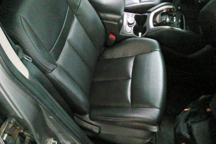 Used Nissan X-Trail 2014 2.5L CVT Ultimate Edition 4WD Right Front Seat