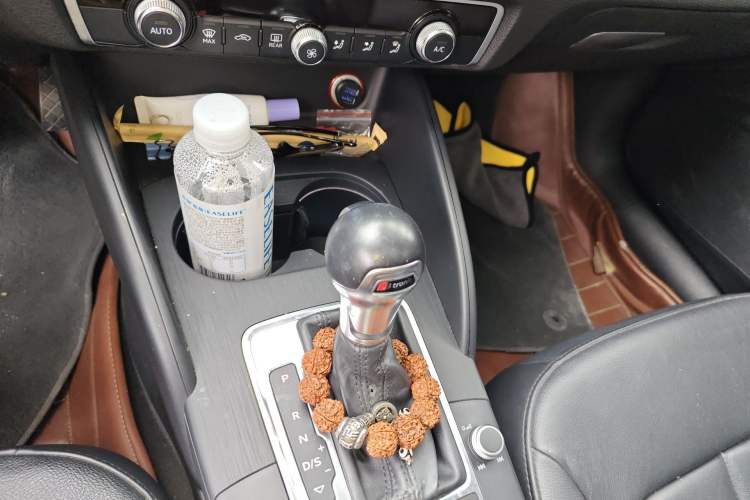 Used Audi A3 2016 Limousine 35 TFSI Style Edition Gear Lever