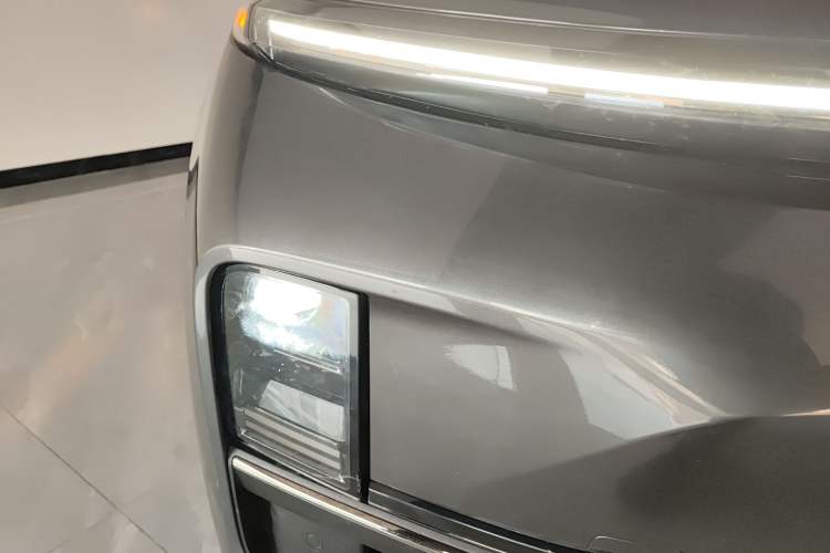 Used Li Auto L8 2023 Max model Right Front Headlight