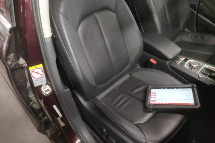 Used Audi A3 2016 Limousine 35 TFSI Style Edition Right Front Seat