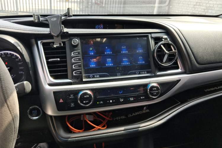 Used Toyota Highlander 2018 2.0T Four-Wheel Drive Luxury Version 7 Seats China VI Standard