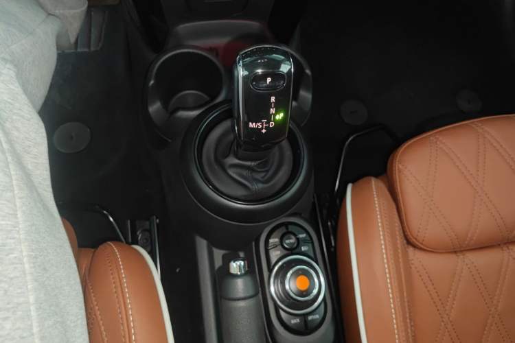 Used MINI MINI 2021 1.5T COOPER Artist Five-Door Edition