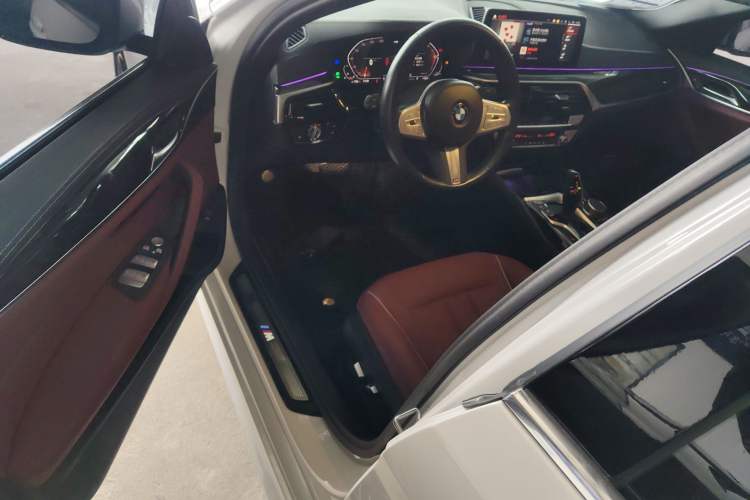 Used BMW 5 Series 2022 Second Facelift 525Li M Sport Package Driver Seat