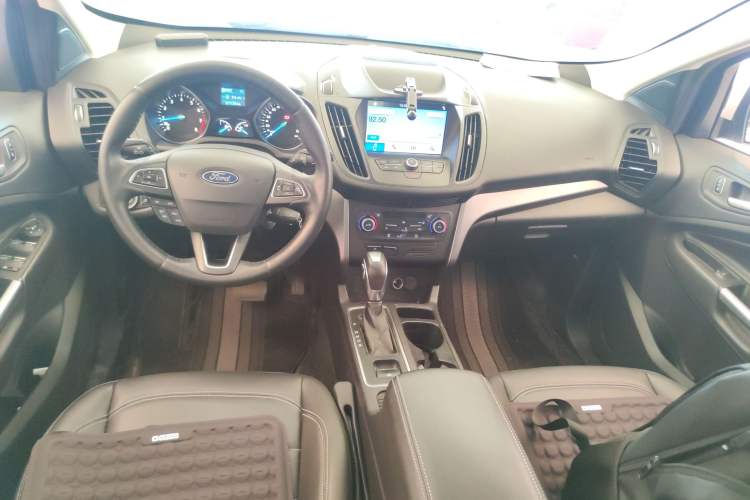 Used Ford Kuga 2019 EcoBoost 180 Two-Wheel-Drive Platinum Edition China VI Standard Center Console