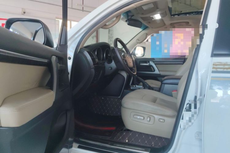 Used Toyota Land Cruiser 2011 5700
