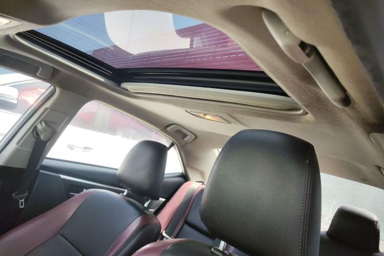 Used Toyota Levin 2017 Revised Dual-Engine 1.8H GS E-CVT Elite Sunroof Version China V Standard