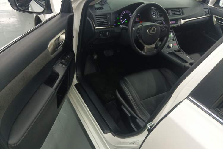 Used Lexus CT 2014 CT200h Elite Edition Monochrome