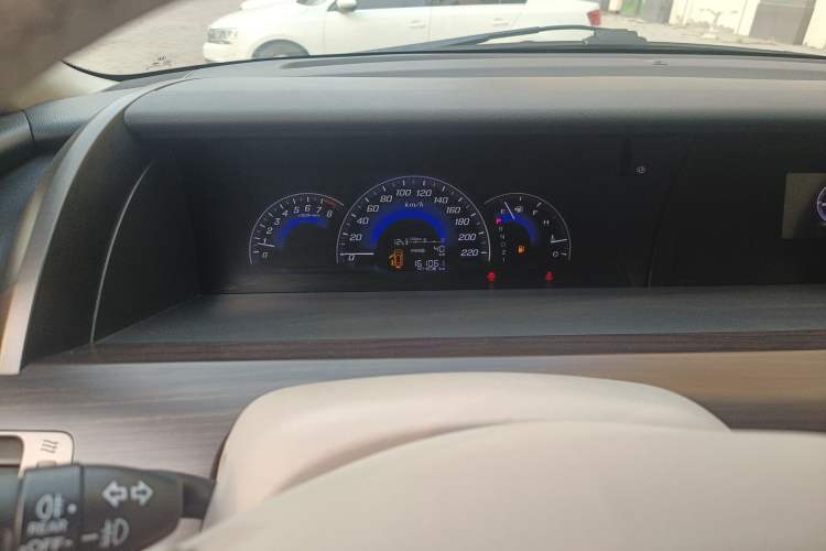 Used Honda Elysion 2015 2.4L VTi-S Prestige Edition Instrument Cluster