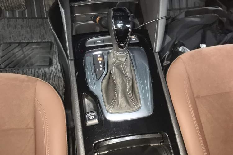 Used Buick Regal 2019 Revised 20T Luxury Version China VI Standard
