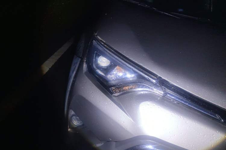 Used Toyota RAV4 2019 2.0L CVT Two-Wheel Drive Fashion X Limited Edition China VI Standard