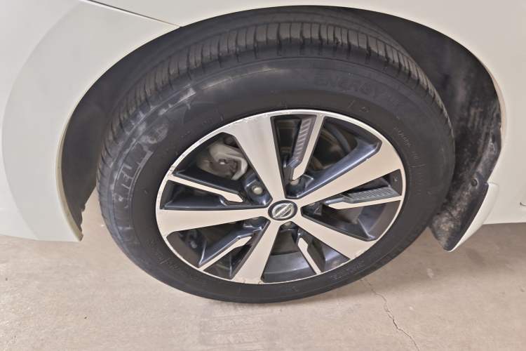 Used Nissan Lannia 2019 1.6L CVT Cool Edition China V Standard Left Front Wheel Hub