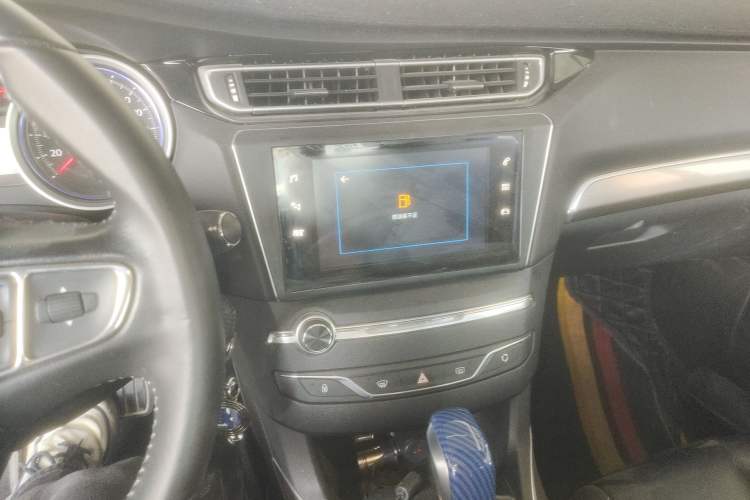 Used Peugeot 408 2016 1.6T Automatic Luxury Edition Audio And AC Panel