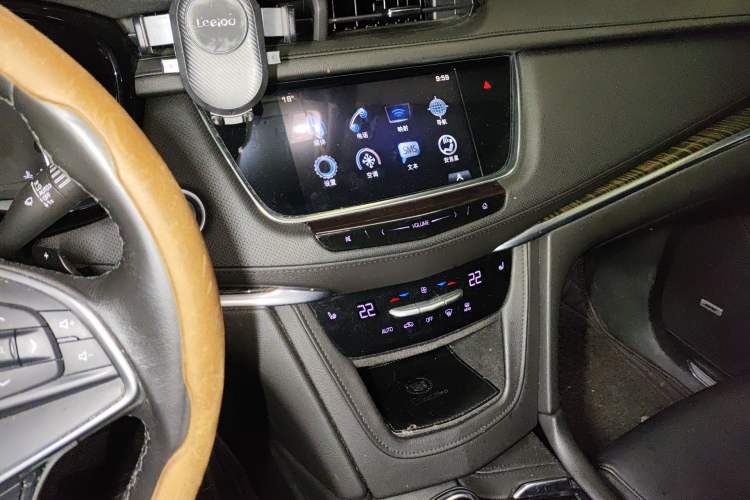 Used Cadillac XT5 2016 28T Four-Wheel Drive Luxury Model Audio And AC Panel