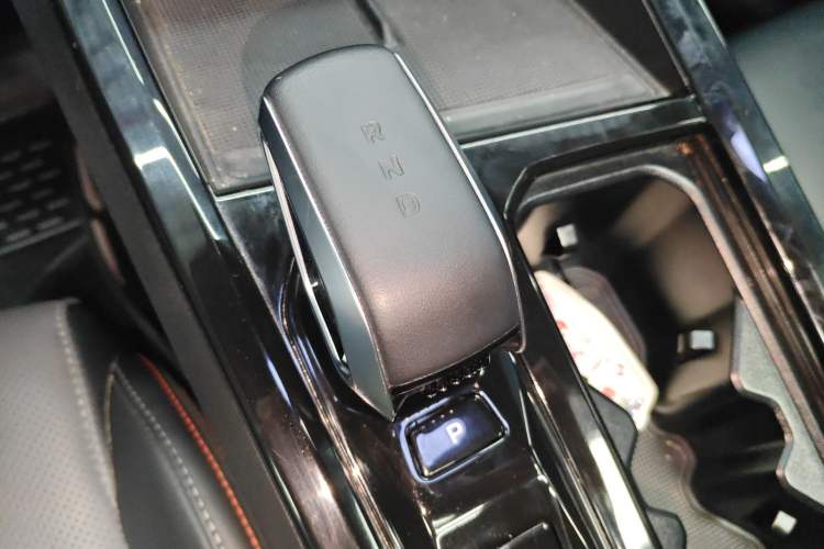 Used Geely Auto Emgrand X7 Sport 2023 Boyue COOL 1.5TD Smart Connect+ Gear Lever