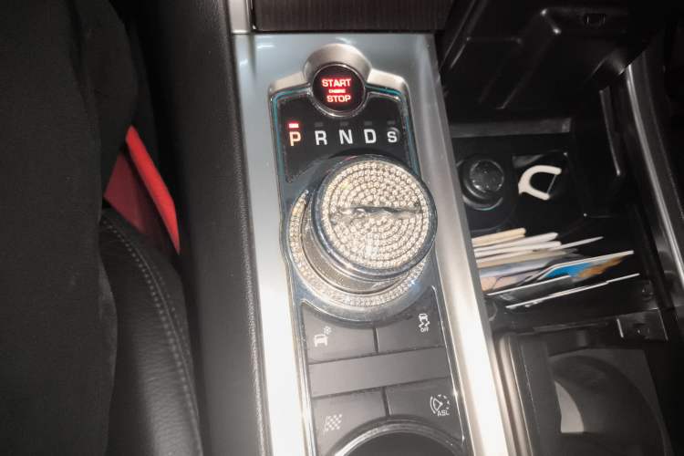 Used Jaguar XF 2014 XF 3.0 SC Elegance Edition Gear Lever