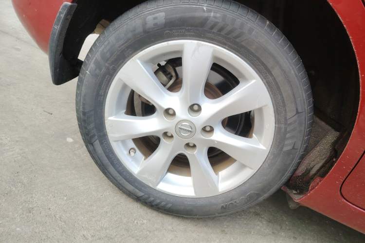 Used Nissan Tiida 2014 1.6L CVT Smart Model
