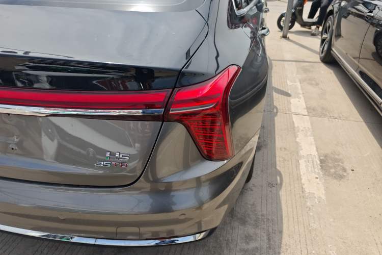 Used Hongqi H5 2025 1.5T DCT Qiyun 500 000th Unit Commemorative Edition Right Rear Taillight