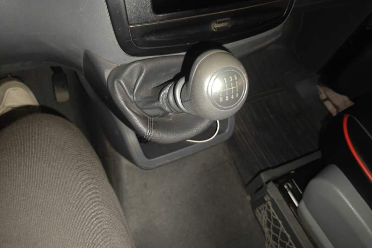 Used Mercedes-Benz Vito 2010 2.1T Diesel Business Edition Gear Lever