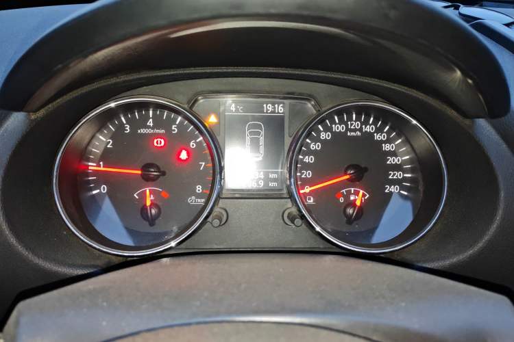 Used Nissan Qashqai 2012 2.0 XL Fire 6MT 2WD
